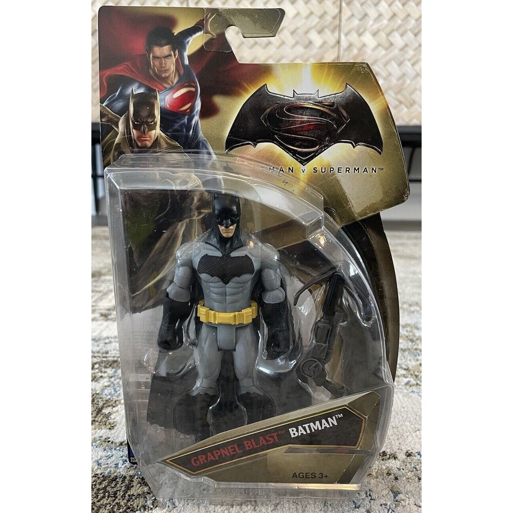 Batman vs Superman Grapnel Blast Batman Figure Mattel 2015 New Sealed